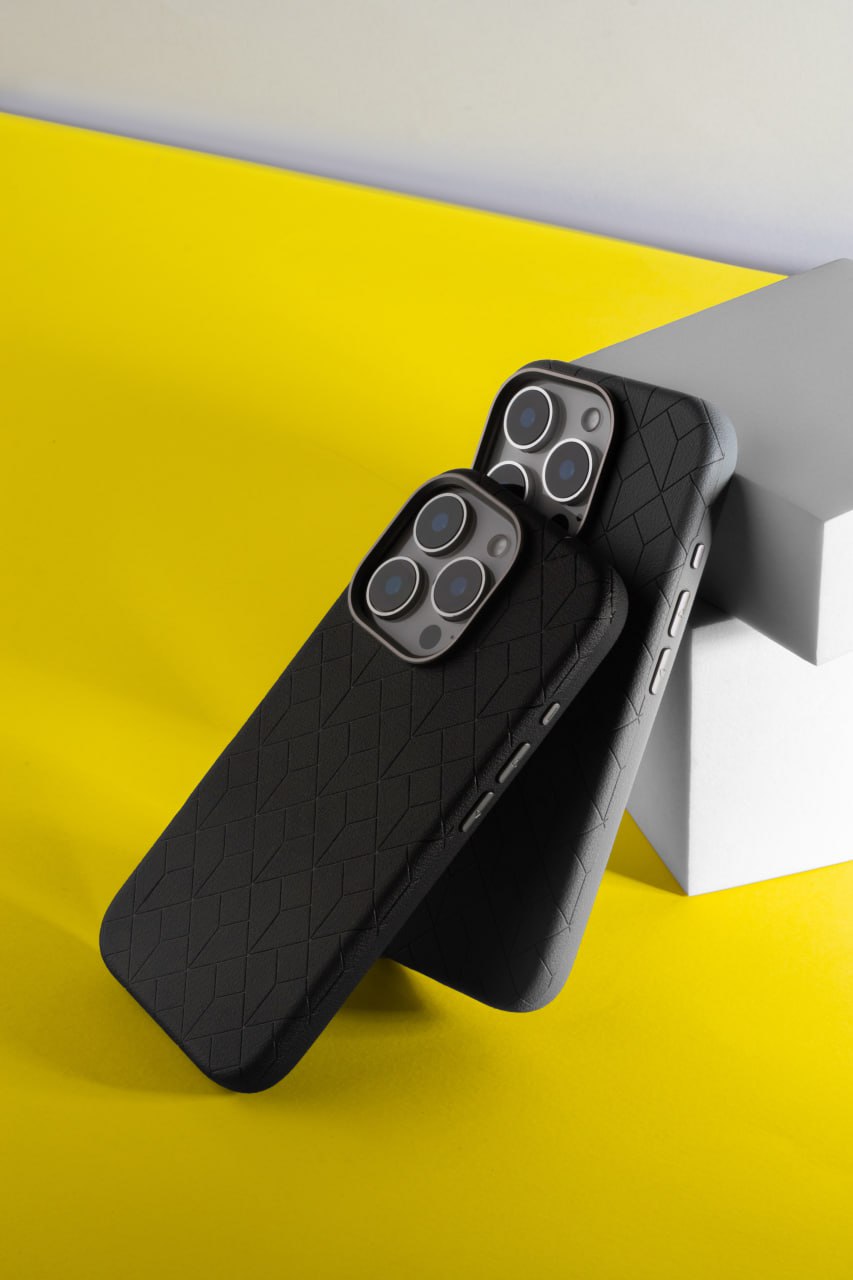 Carved with MagSafe Leather Case Фото №4