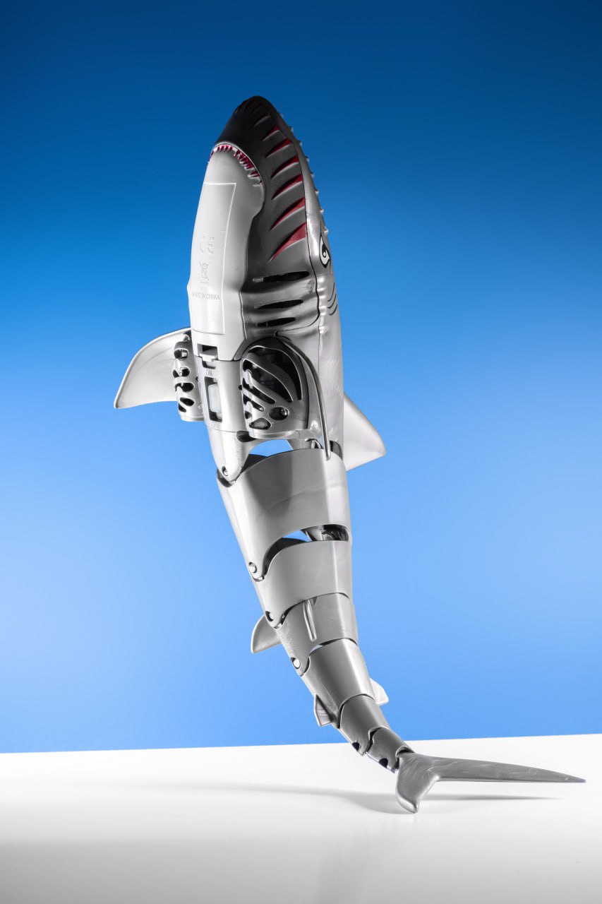 Човен на радіокеруванні SHT FY666 Shark 2.4G Grey Фото №4