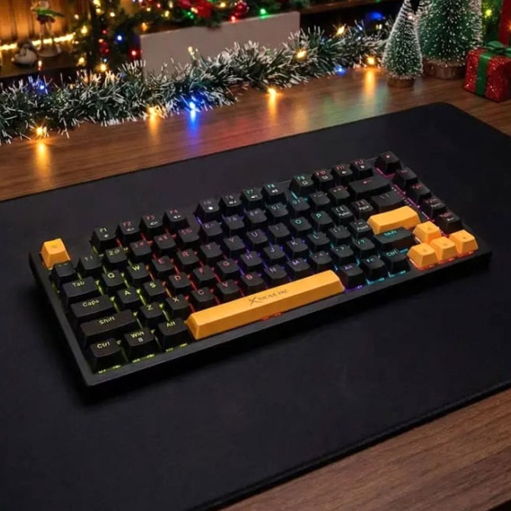 Механическая клавиатура XTRIKE ME GK-996 Клавиатура XTRIKE ME mechanical wired keyboard GK-996 с подсветкой на игровом столе