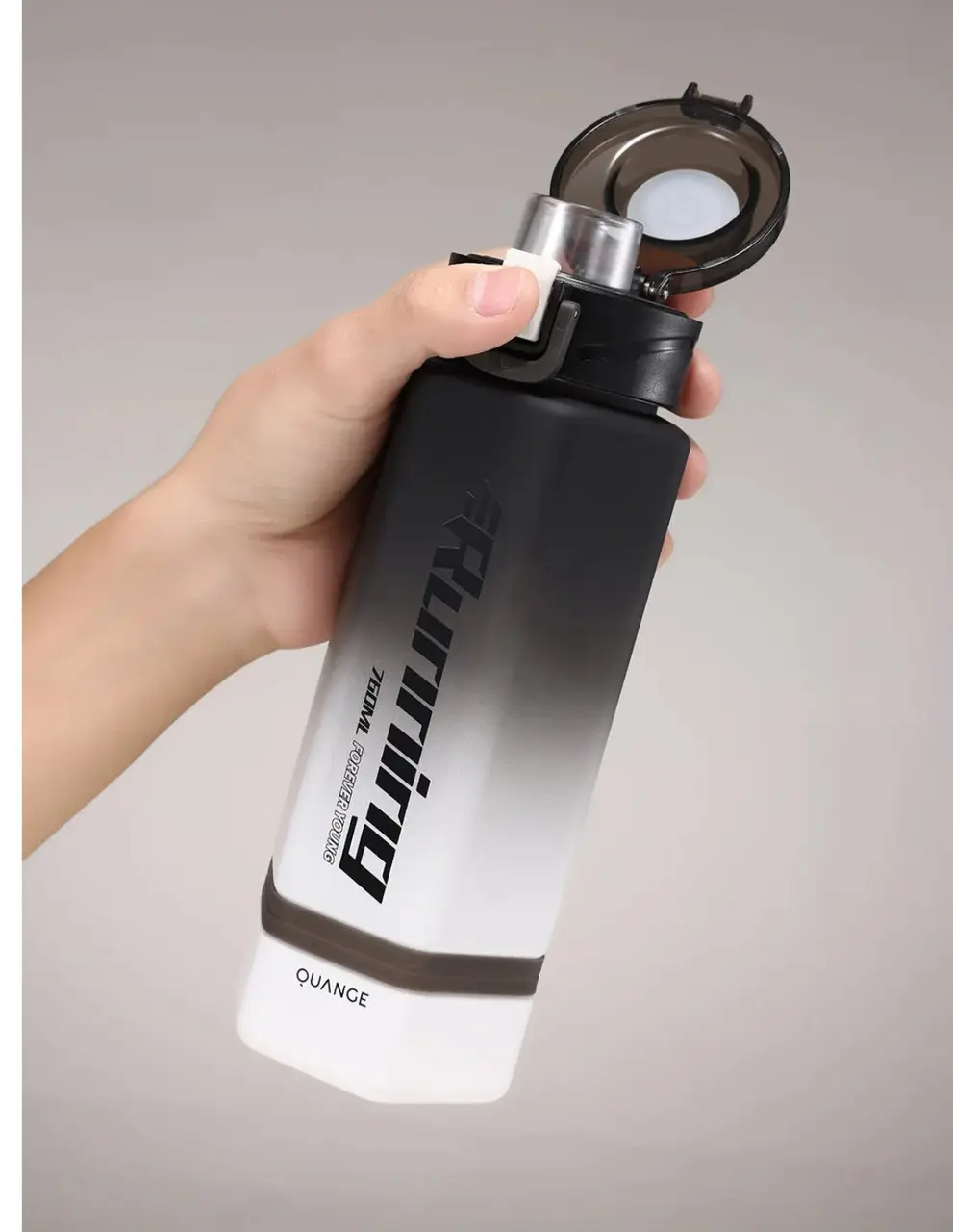 Бутылка для воды Xiaomi Quange Full sports cup black and White Tritan 760Ml Water Cup (697222976470) Фото №3