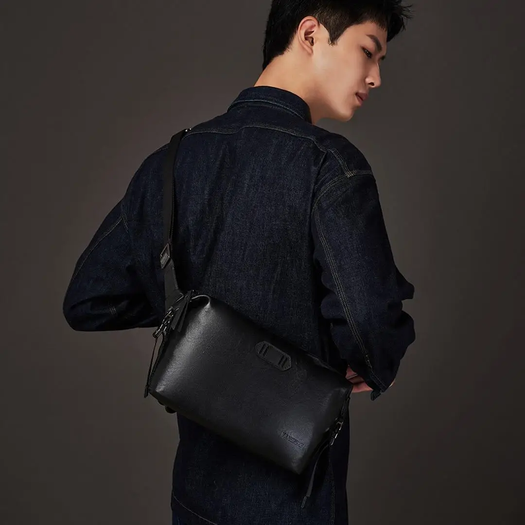 Сумка Xiaomi Youpin TANJIEZHE Leather Chest Bag Black (3256723) Изображение #5 Сумка Xiaomi Youpin TANJIEZHE Leather Chest Bag Black (3256723) Фото №5